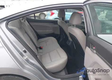 2017 Hyundai Elantra Se z USA, uszkodzony, nr VIN 5NPD74LFXHH113053